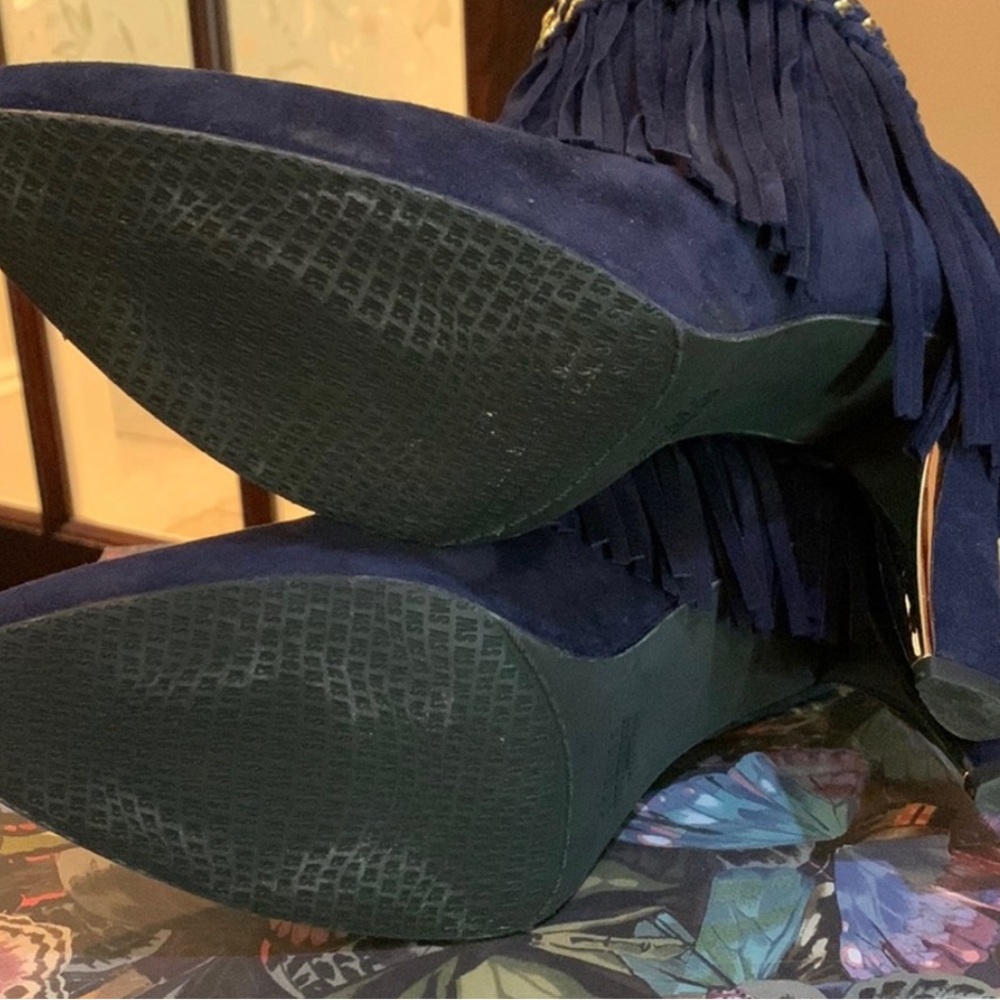 Stuart Weitzman - Picture 9 of 9
